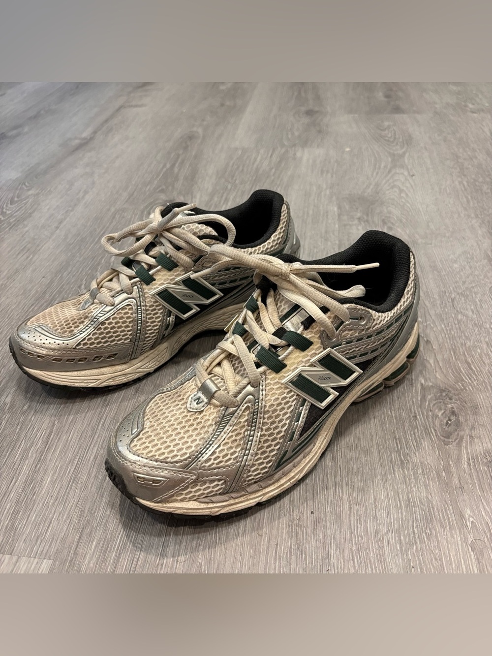 New Balance 1906R